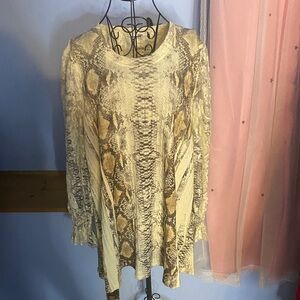 Snake Print Women's Sweater NWOT